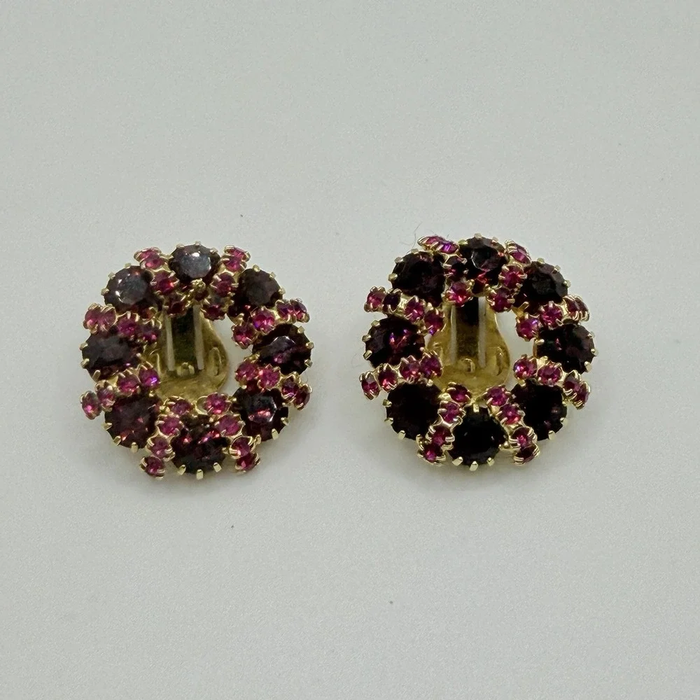 Vintage Weiss Earrings Pink Rhinestone Wreath Clip On Signed Purple Glamour 1